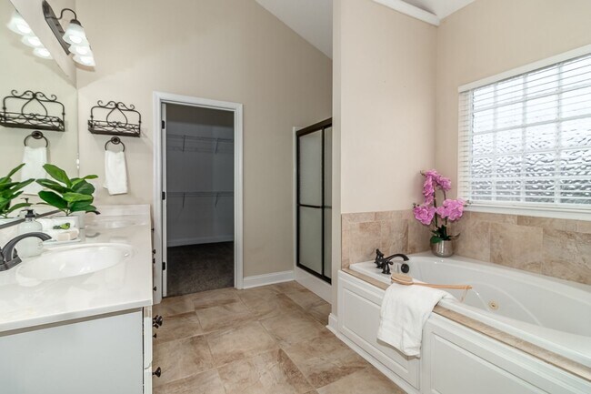 Building Photo - 509 Hardwick Ct