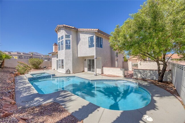 Building Photo - 8433 Dry Cliff Cir