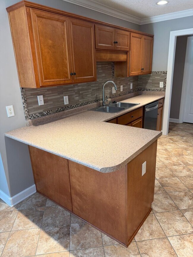 Building Photo - 212 Autumn Ridge Ct