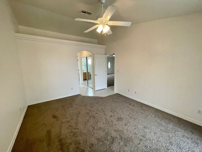 Building Photo - Nice 3 Bedroom 2 Bath Home in Chaparral Mesa!