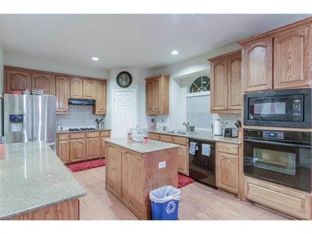 Building Photo - 1402 Vineyard Dr