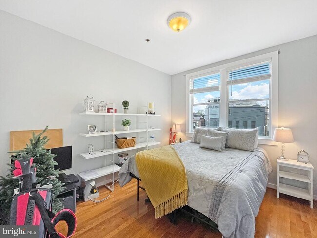 Building Photo - 1367 Florida Ave NE