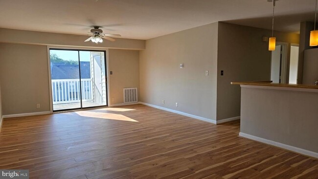 Building Photo - 102 Chesterfield Ln
