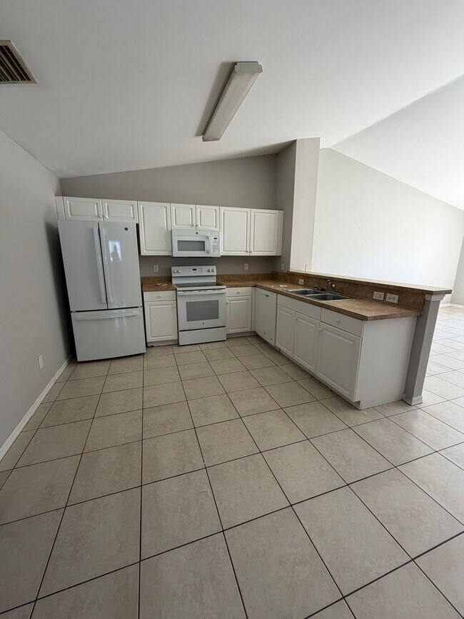 Building Photo - 4763 22nd St SW