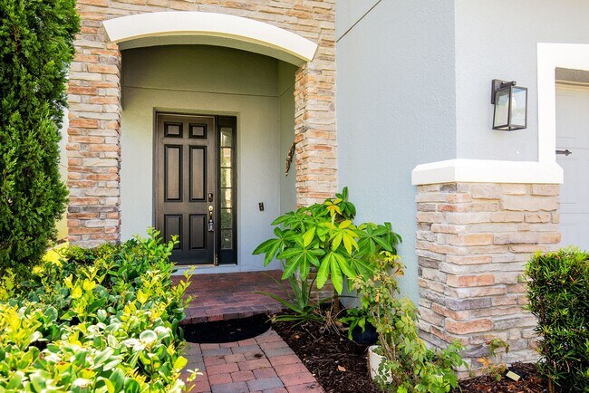 Building Photo - AMAZING 2 STORY HOME AVAILABLE AND BEAUTIF...