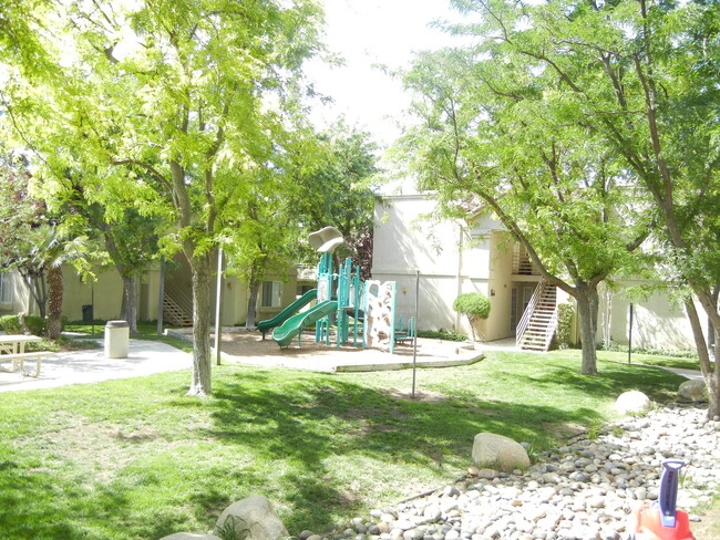 Building Photo - (PENDING APPLICATION) Gated West Lancaster...