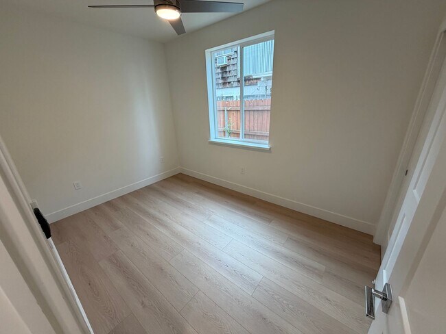 Building Photo - 2422 Kayak Alley