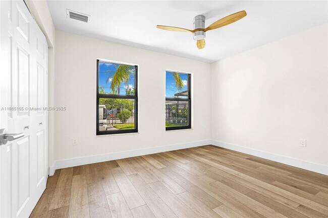 Building Photo - 136 NW 53rd St