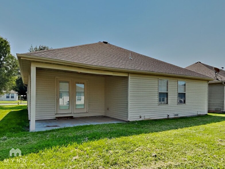 Building Photo - 1123 S Brown Ave