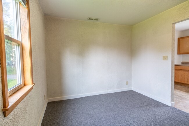 Building Photo - 2818 Hanson St
