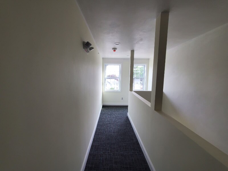 Building Photo - 50 Village Green S