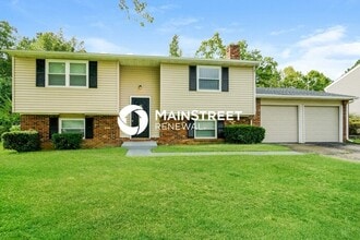 Building Photo - 4 Bedroom Pet-Friendly Home in JEFFERSONVILLE, IN with Main Street Renewal