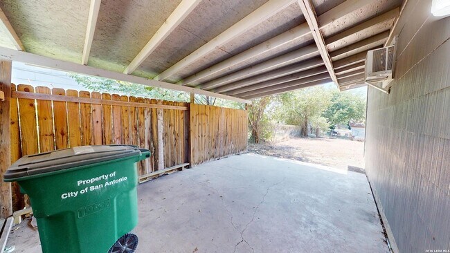 Building Photo - 8826 Cape Valley Dr