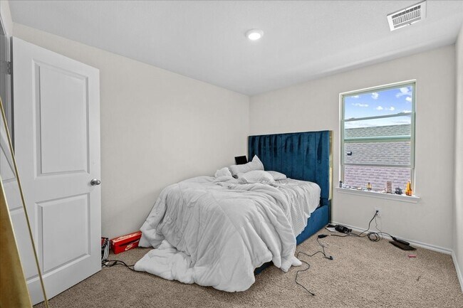 Building Photo - 1506 Callaway Dr