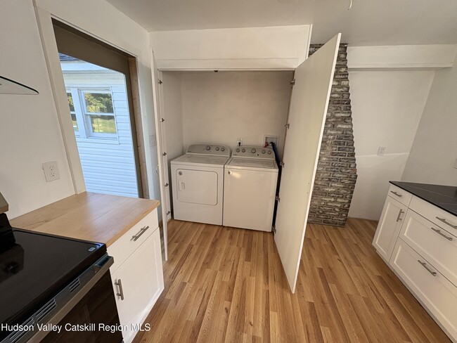 Building Photo - 551 NY-217