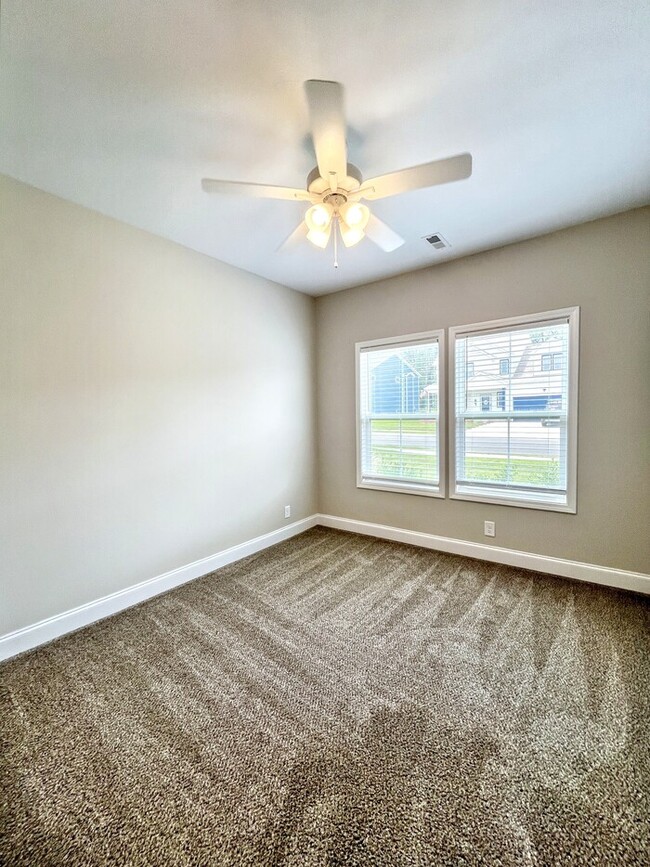 Building Photo - 829 Marksman Ct