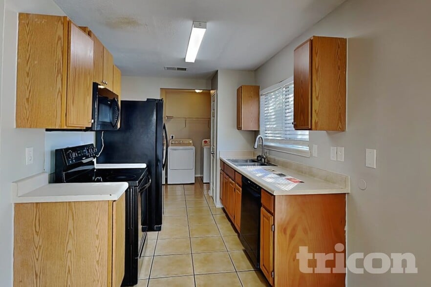 Building Photo - 7010 Flint View