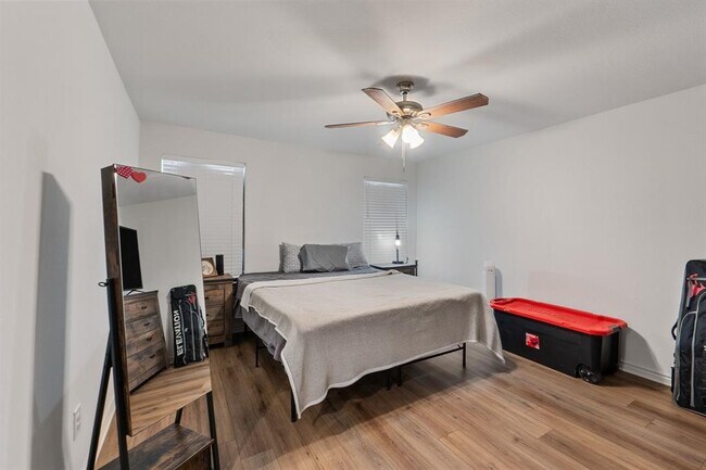 Building Photo - 113 Stratton Ln