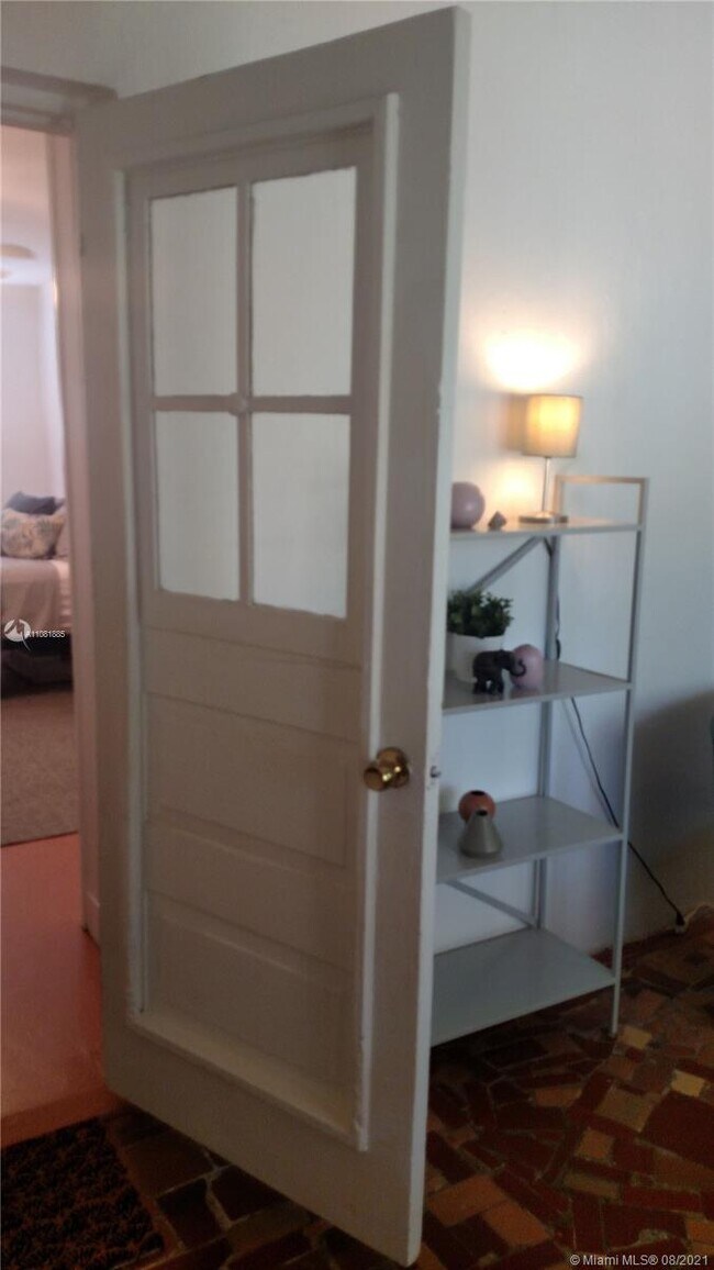 Building Photo - 11342 Peachtree Dr