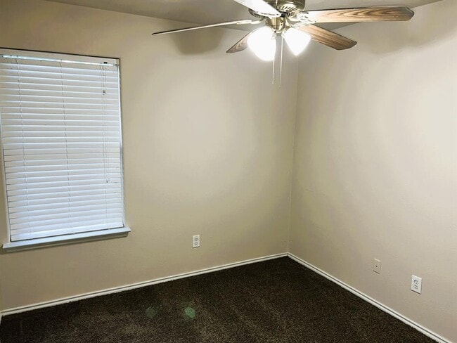 Building Photo - 34511 Park Green Dr