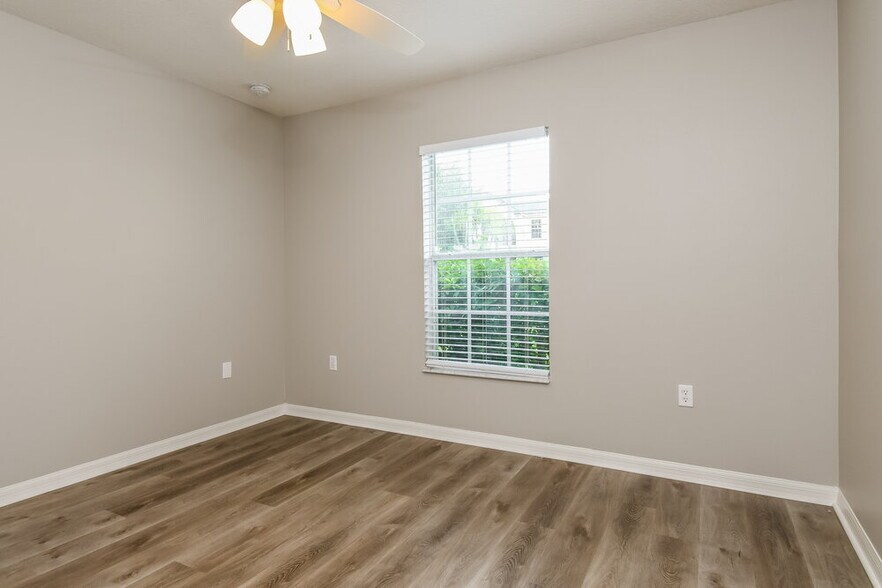 Building Photo - 2406 Foxhollow Rd