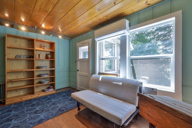 Building Photo - 26316 CA-189