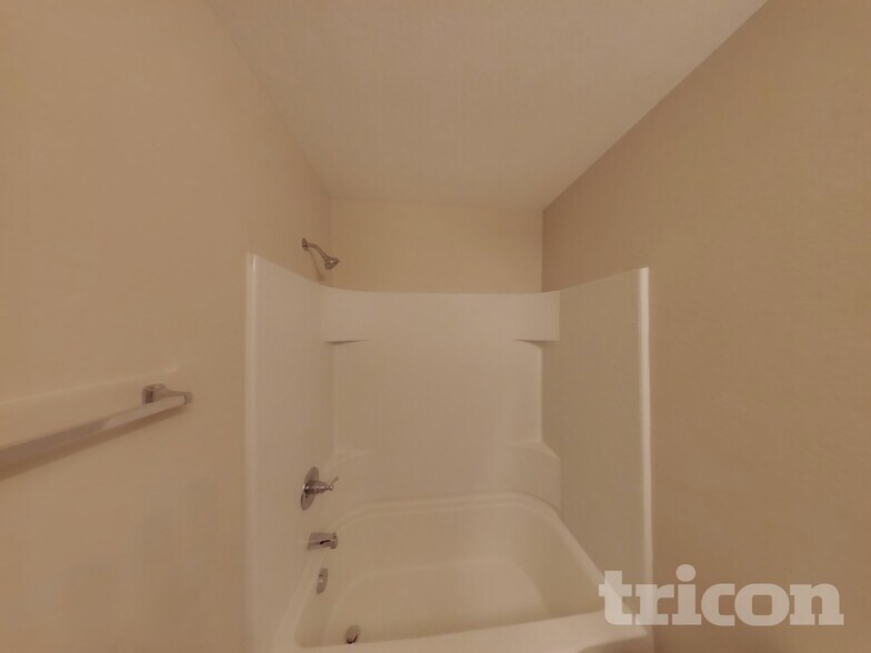 Building Photo - 8617 Silverbell Ln