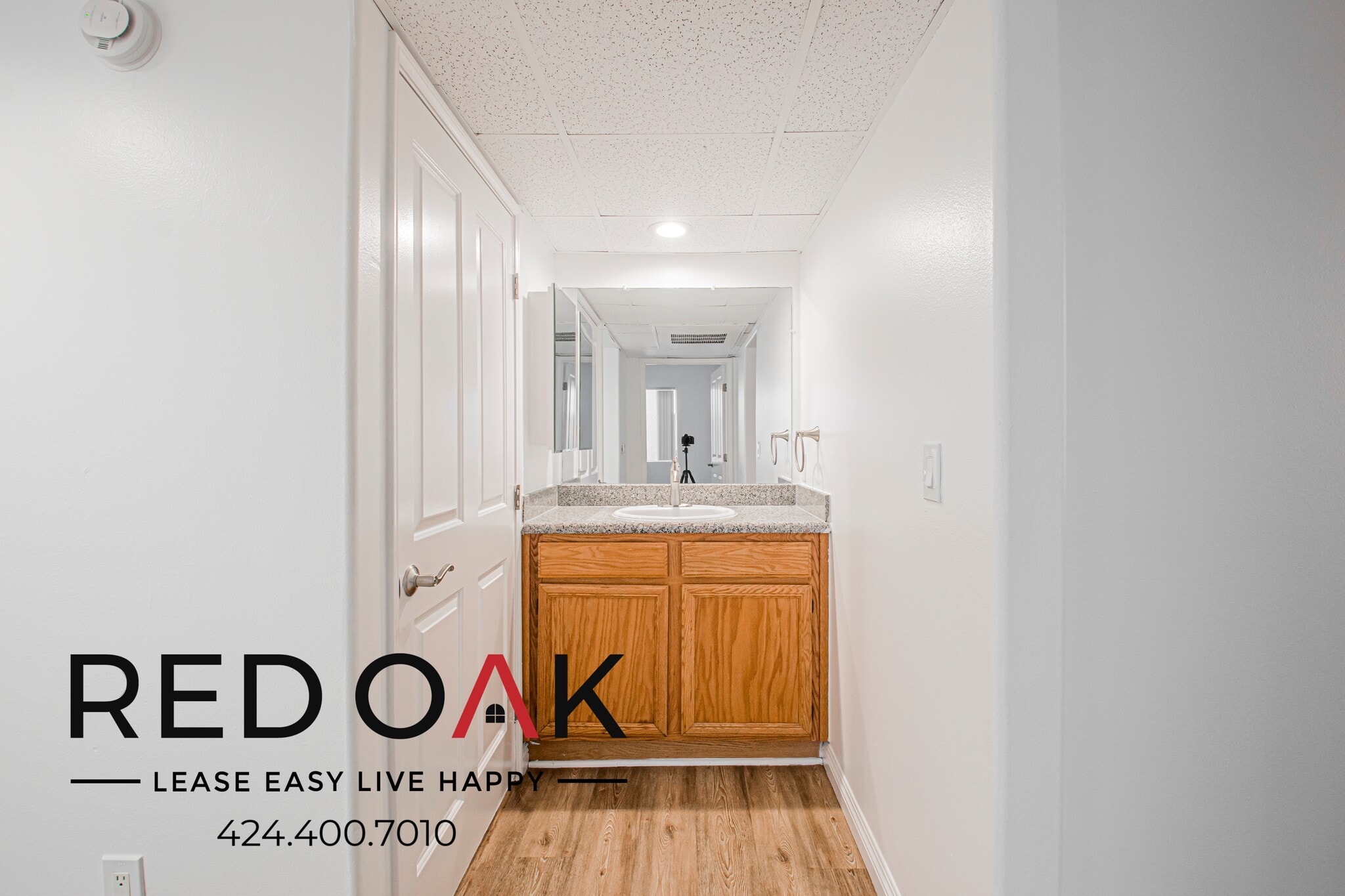 Building Photo - 326 S Westlake Ave