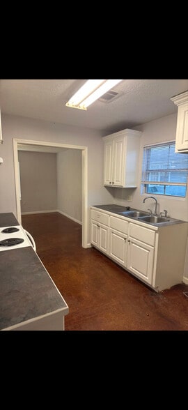 Building Photo - 1039 13th St