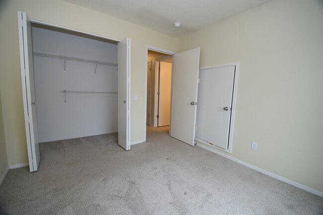 Building Photo - 232 NE 76th Ave