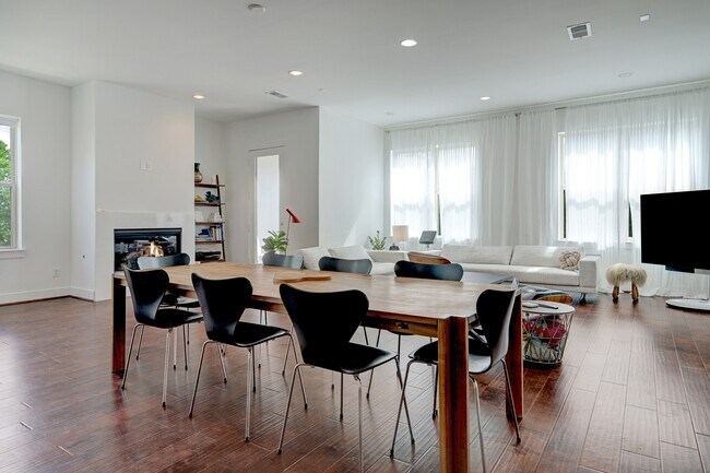 Building Photo - 1402 Eberhard St