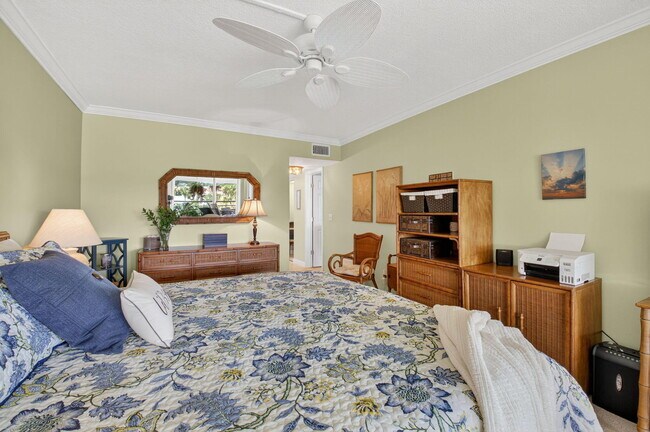 Building Photo - 23279 Barwood Ln N