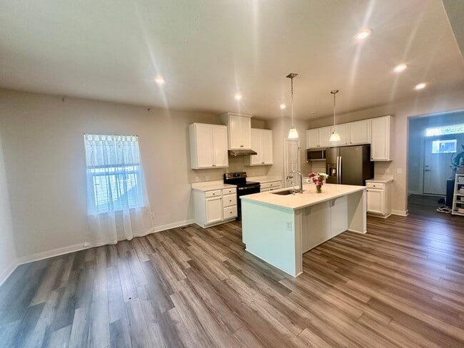 Building Photo - 2923 Hepburn Cir