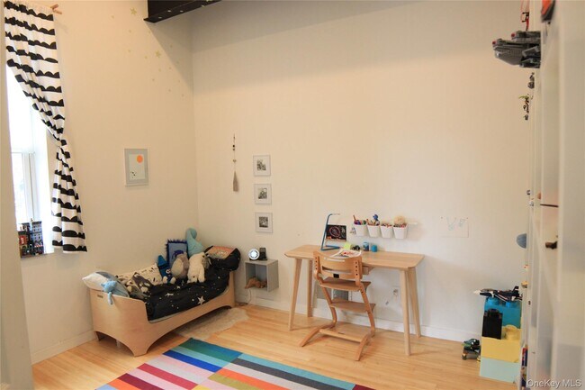 Building Photo - 217 Main St