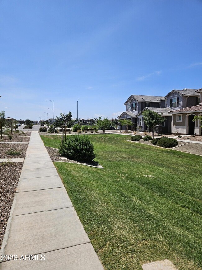 Building Photo - 3357 S Primrose