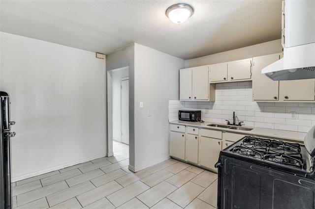 Building Photo - 7909 Wanebe Dr