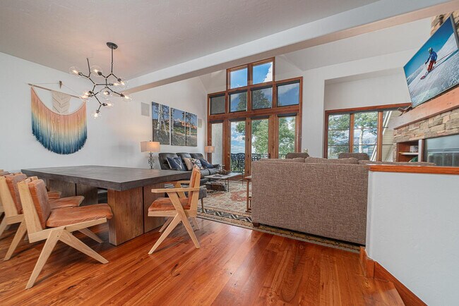 Building Photo - 100 Aspen Ridge Dr