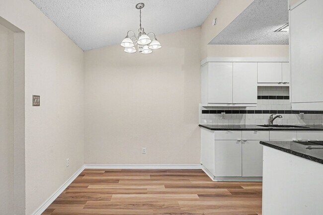 Building Photo - Charming 2-bedroom, 1-bath home in a convenient Fort Worth location!