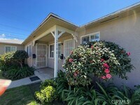 Building Photo - 2542 N Brighton St