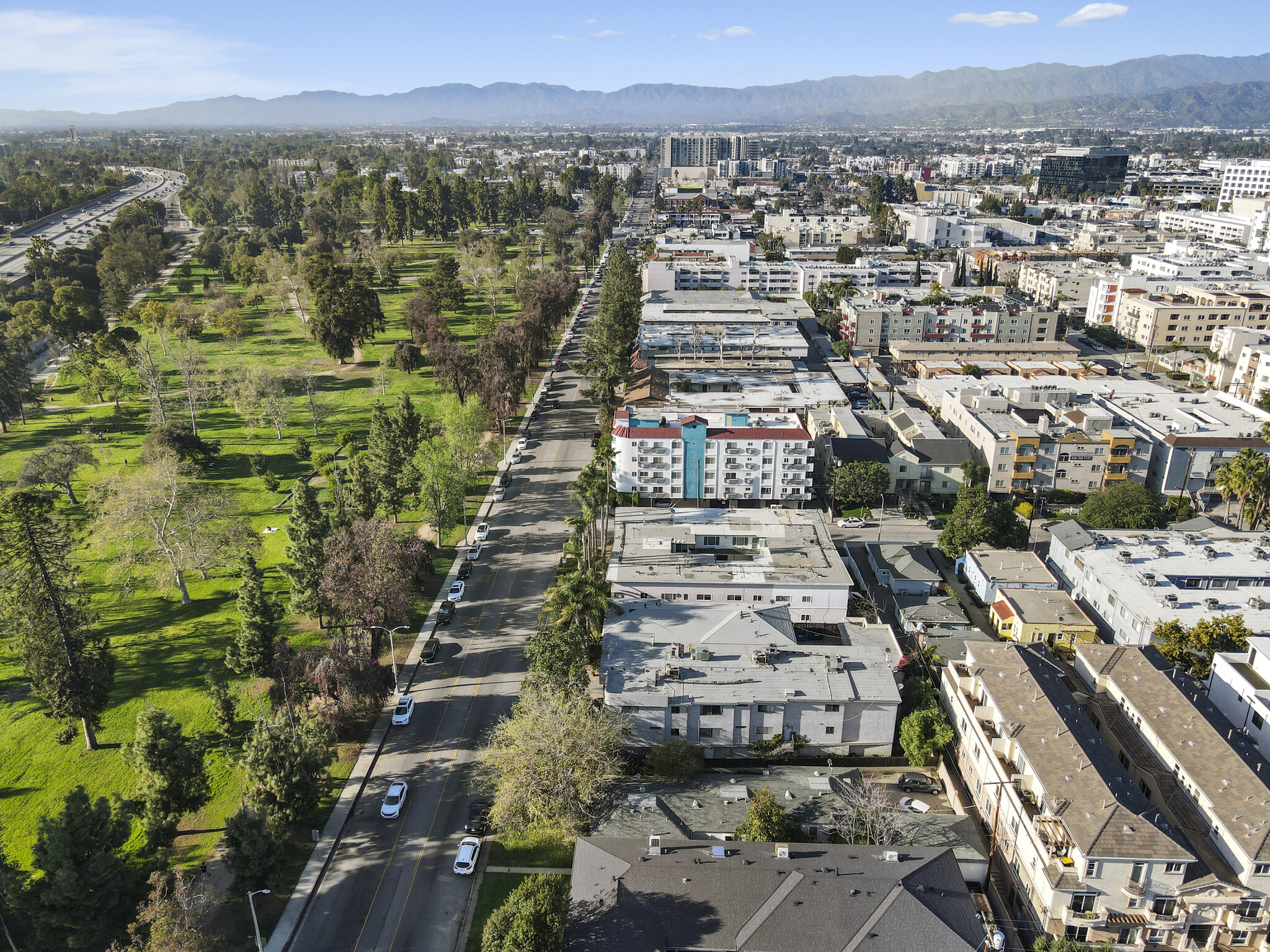 Building Photo - 4918 1/2 Tujunga Ave