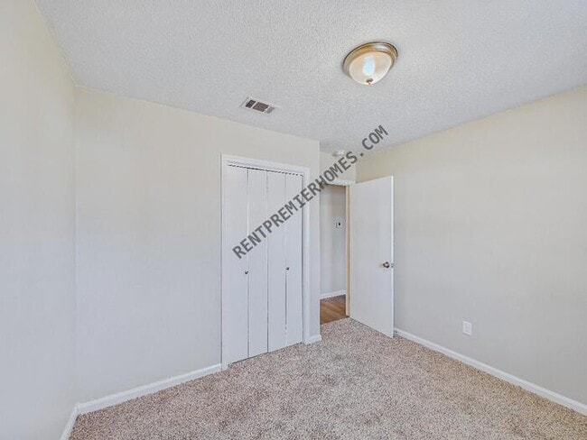 Building Photo - 5223 Mulberry Pl