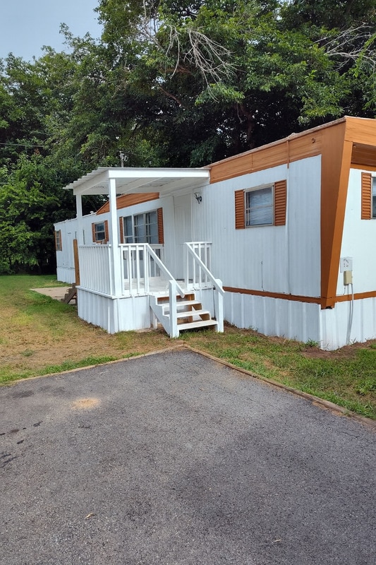 Primary Photo - 209 S Ave B
