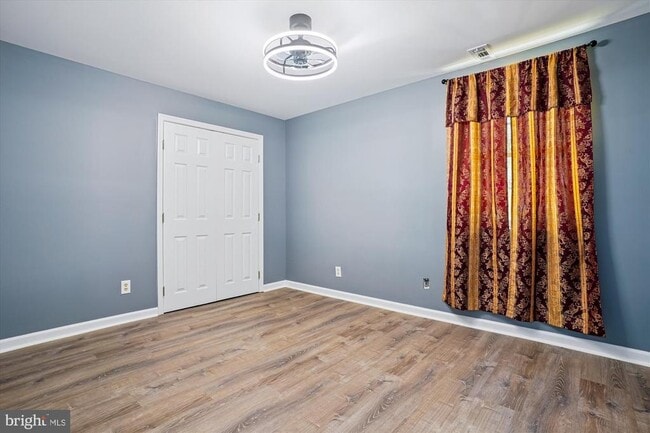 Building Photo - 6219 Forest Grove Dr