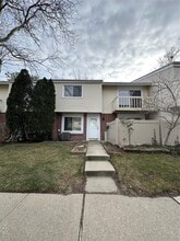 Building Photo - 216 Springmeadow Dr