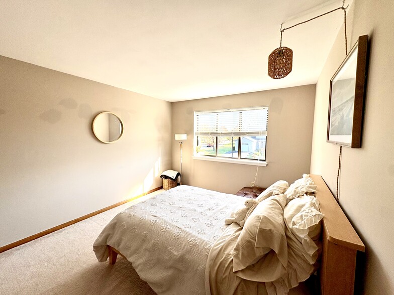 Building Photo - 8254 Beehive Cir