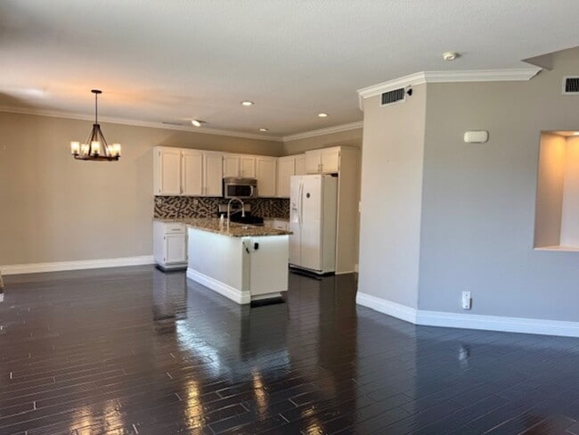 Building Photo - Remodeled 3 bedroom in Simi Valley