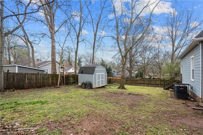 Building Photo - 1412 Allene Ave SW