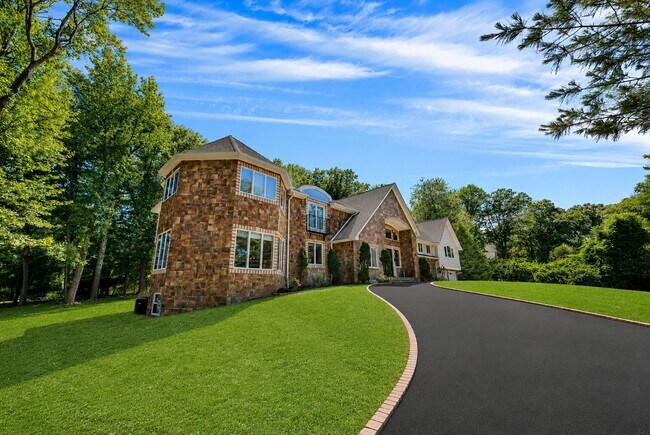Building Photo - 252 Mabel Pl