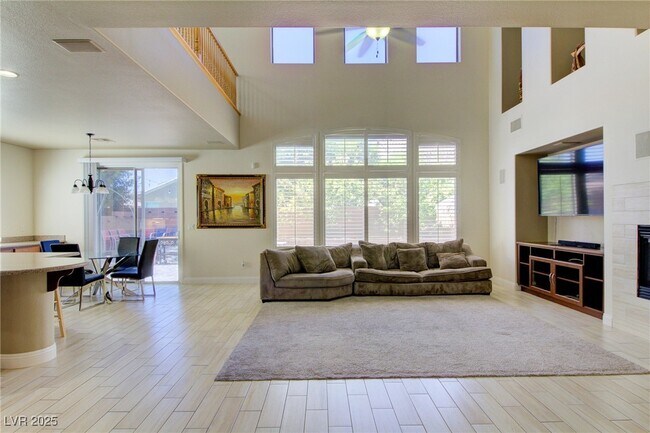Building Photo - 8925 Monte Oro Dr