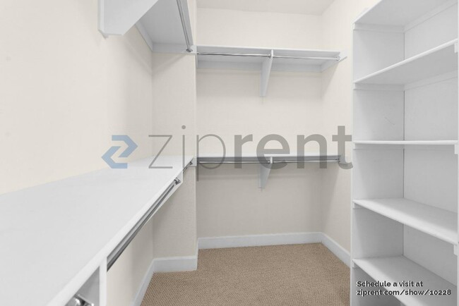 Building Photo - 941 Bracken Ct